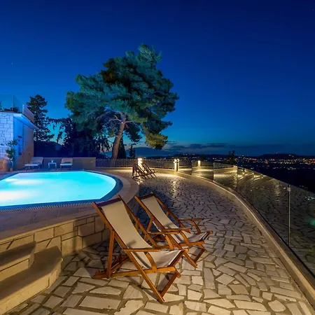 וילה Castelli *